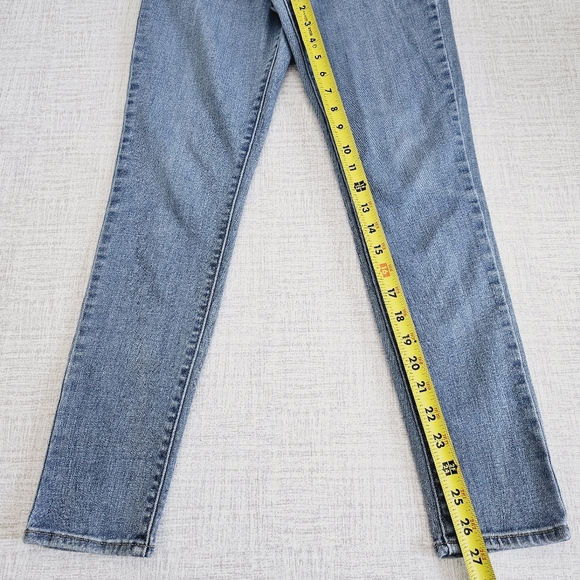 LEVI'S Women High Rise Skinny Denim Jean Light Wash Size 27 Waist - Picture 9 of 10